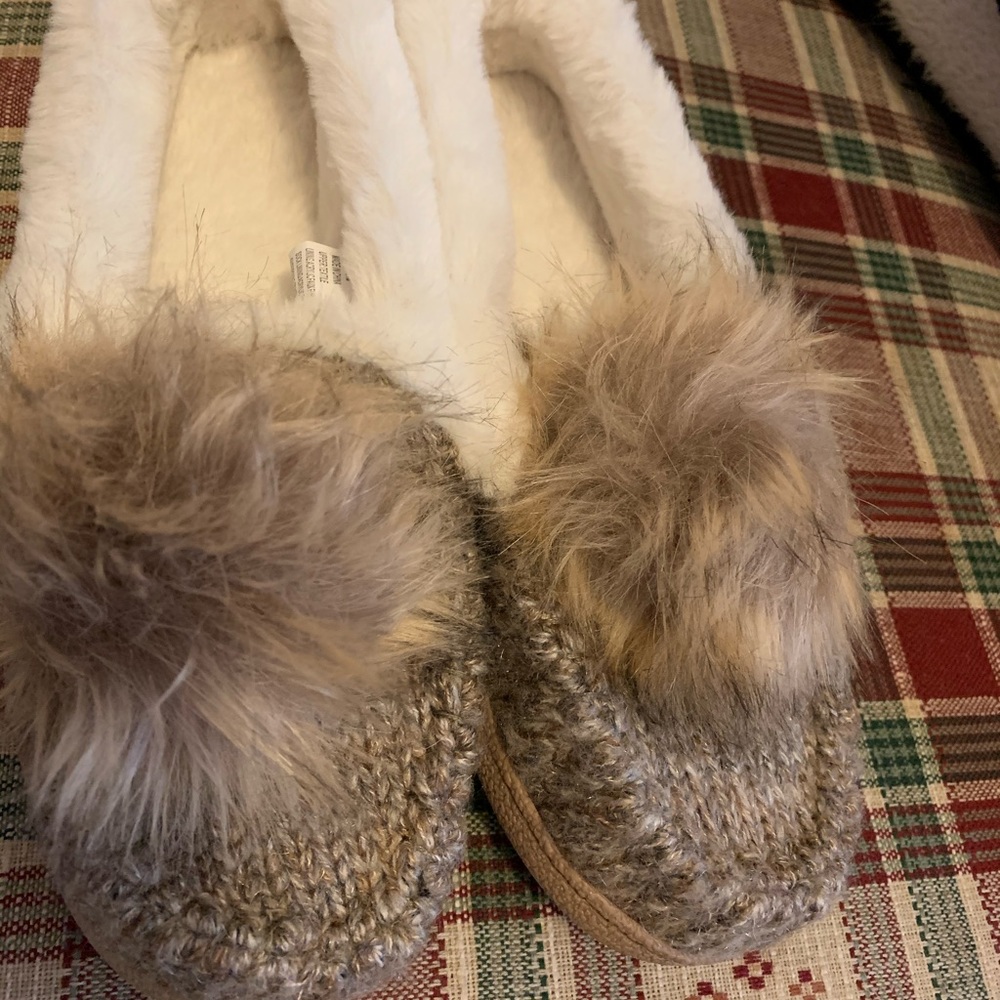 New moccasin slippers 7/8